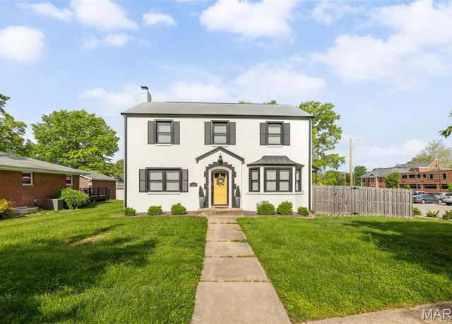Property at 223 N Kansas St, Edwardsville, IL 62025, 3 beds, 2.5 baths