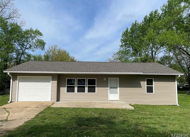 Property at 903 S Oak St, Salem, MO 65560, 3 beds, 1 bath