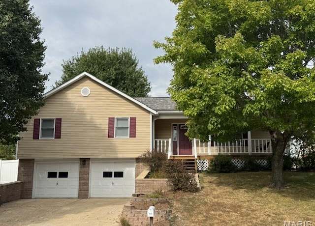 Property at 605 Greentree Rd, Rolla, MO 65401, 3 beds, 2 baths