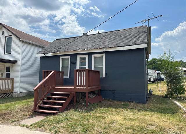 Property at 809 Lindell Ave, Hannibal, MO 63401, 1 bed, 1 bath