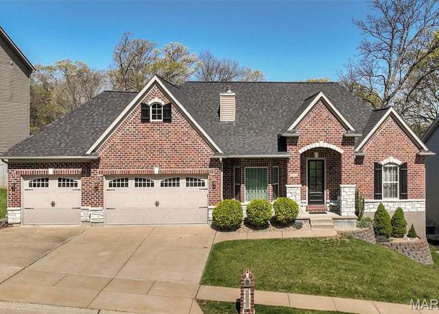 Property at 5073 Romaine Spring Dr, Fenton, MO 63026, 5 beds, 3.5 baths