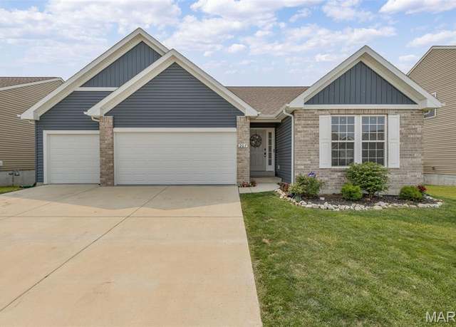 Property at 207 Savannah Ridge Ct, Fenton, MO 63026, 3 beds, 3 baths