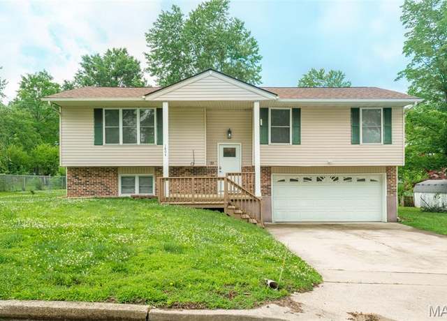 Property at 1804 Meadow Ct, Rolla, MO 65401, 4 beds, 3 baths