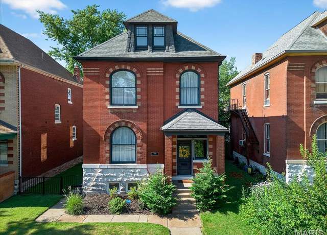 Property at 2828 Shenandoah, St Louis, MO 63104, 4 beds, 3.5 baths