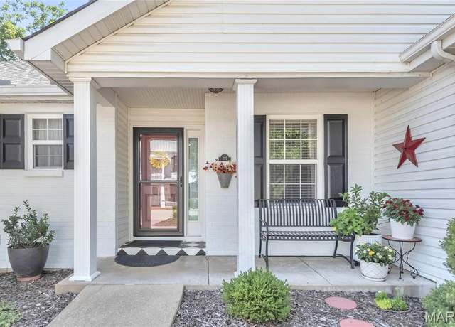 Property at 295 Lower St, Augusta, MO 63332, 3 beds, 2 baths