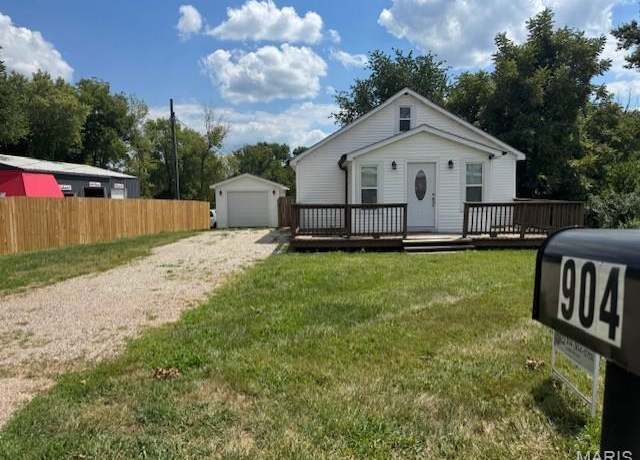 Property at 904 W Springfield Rd, Sullivan, MO 63080, 2 beds, 1 bath