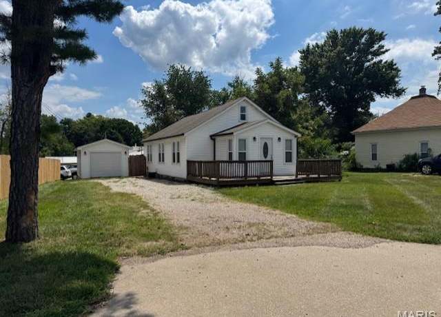 Property at 904 W Springfield Rd, Sullivan, MO 63080, 2 beds, 1 bath