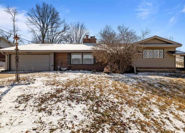 Property at 22 Graeler Dr, St Louis, MO 63146, 3 beds, 2 baths