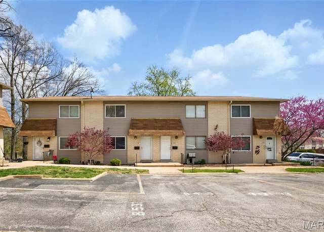 Property at 847 Portsdown Rd, Ballwin, MO 63011, 2 beds, 1.5 baths