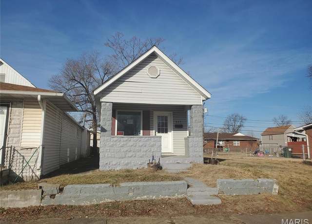 Property at 805 Iowa St, Madison, IL 62060, 2 beds, 1 bath