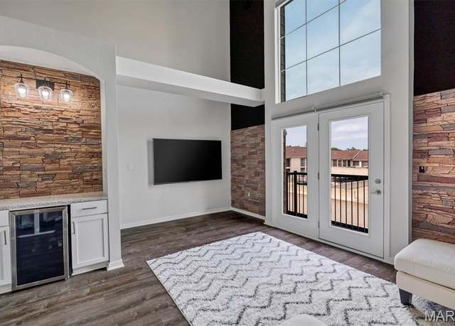 Property at 200 S Kirkwood Rd #317, Kirkwood, MO 63122, 1 bed, 1.5 baths