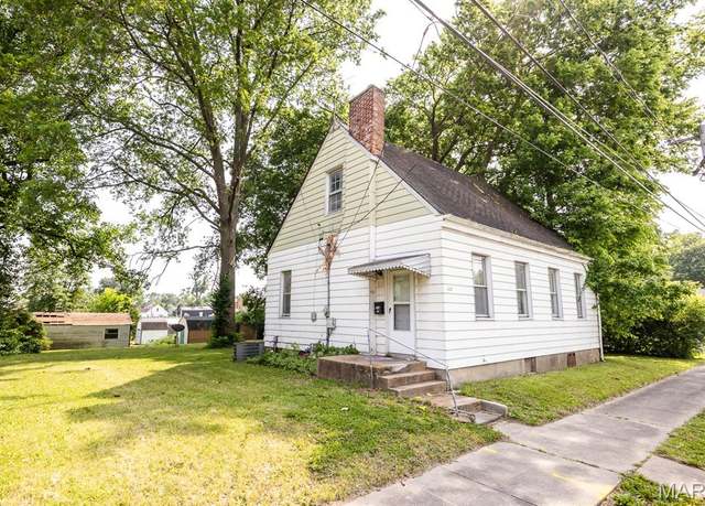Property at 412 E Mckinley St, Belleville, IL 62220, 2 beds, 1 bath