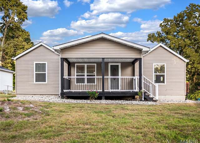 Property at 1310 Leland St, Collinsville, IL 62234, 2 beds, 1.5 baths