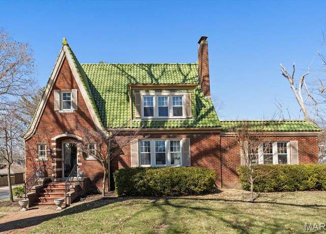 Property at 9 Juanita Pl, Belleville, IL 62223, 3 beds, 3.5 baths