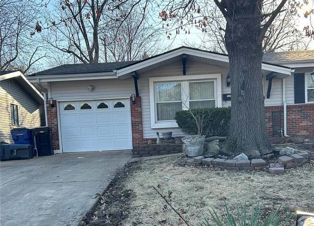 Property at 11030 Worchester Dr, St Louis, MO 63136, 3 beds, 2 baths