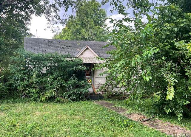 Property at 1205 Spruce St, Bismarck, MO 63624, 1 bed, 1 bath