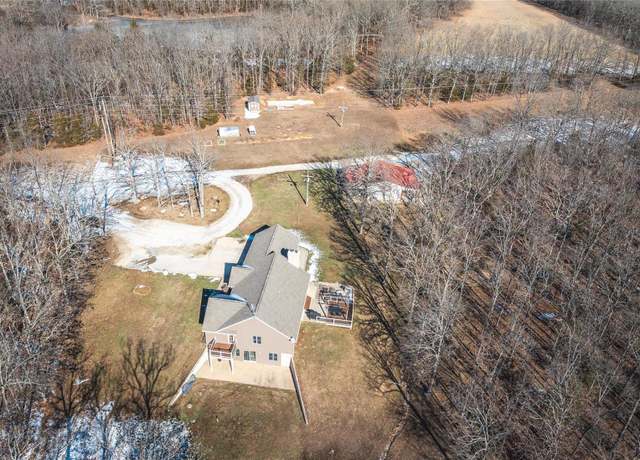 Property at 125 Todd Ln, Cuba, MO 65453, 4 beds, 3 baths