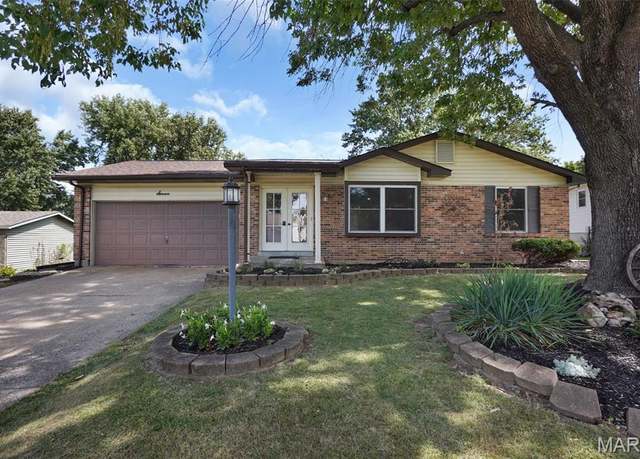 Property at 7 Donna Dr, St Peters, MO 63376, 3 beds, 2 baths