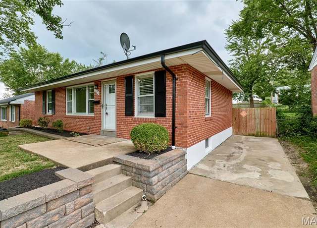 Property at 9426 Theodosia Ave, Overland, MO 63114, 2 beds, 2 baths