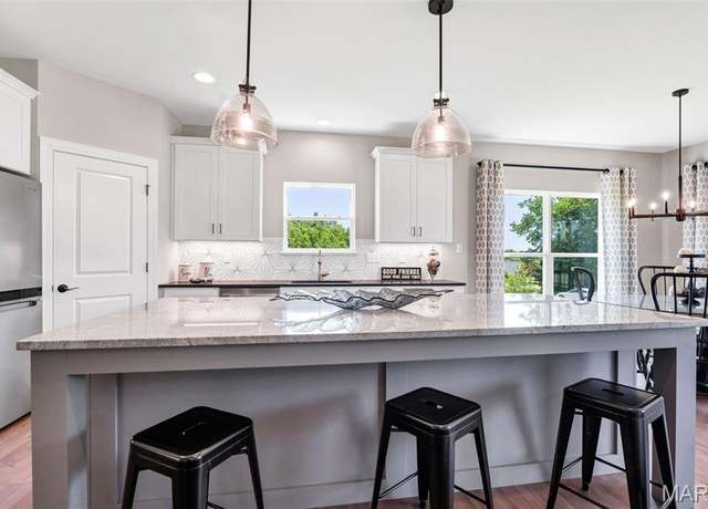 Property at 152 Columbia Meadows Ln, O'fallon, MO 63366, 2 beds, 2 baths