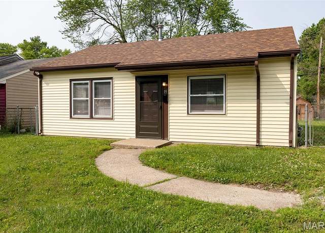 Property at 19 Helen Ct, Cahokia, IL 62206, 2 beds, 1 bath