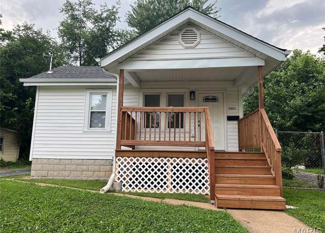 Property at 3221 W Milton Ave, Breckenridge Hills, MO 63114, 3 beds, 1 bath