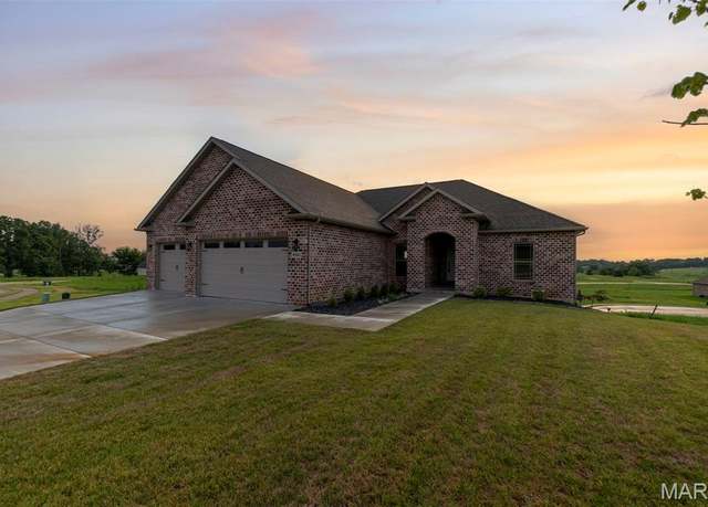 Property at 4521 Doe Run, Cape Girardeau, MO 63701, 5 beds, 3 baths