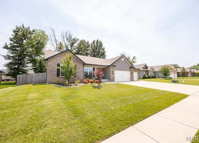 Property at 512 Glendale Dr, Troy, IL 62294, 4 beds, 3 baths
