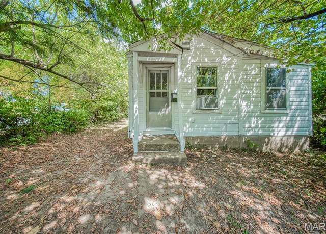 Property at 1414 Spencer St, Rolla, MO 65401, 2 beds, 1 bath