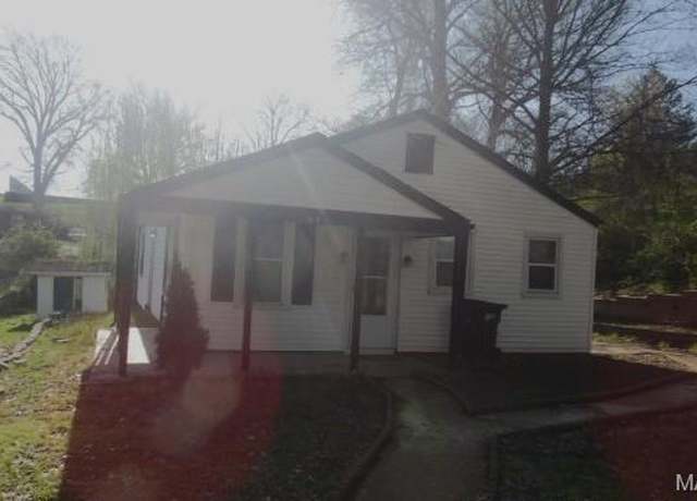 Property at 818 Arline Ave, Ferguson, MO 63135, 3 beds, 1 bath