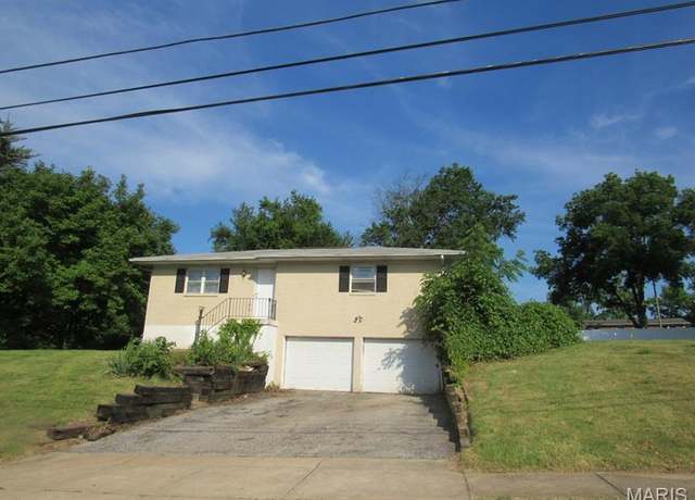 Property at 11565 Mehl Ave, Florissant, MO 63033, 2 beds, 1.5 baths