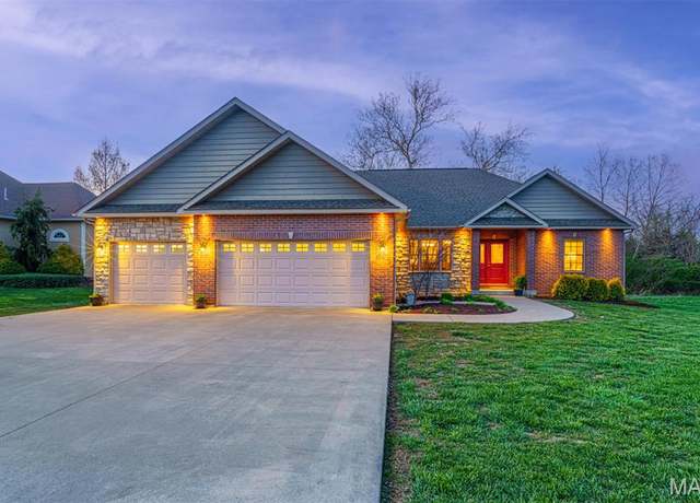 Property at 305 Traci Dawn Dr, Rolla, MO 65401, 3 beds, 2 baths