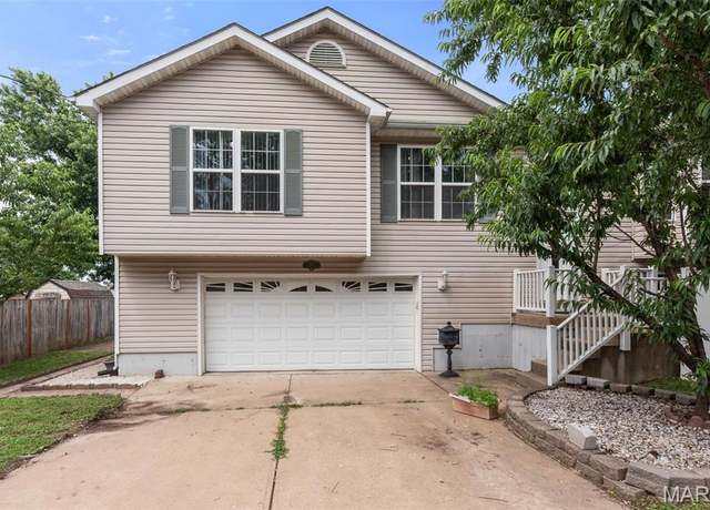Property at 605 De Merville Ave, St Louis, MO 63125, 3 beds, 3 baths