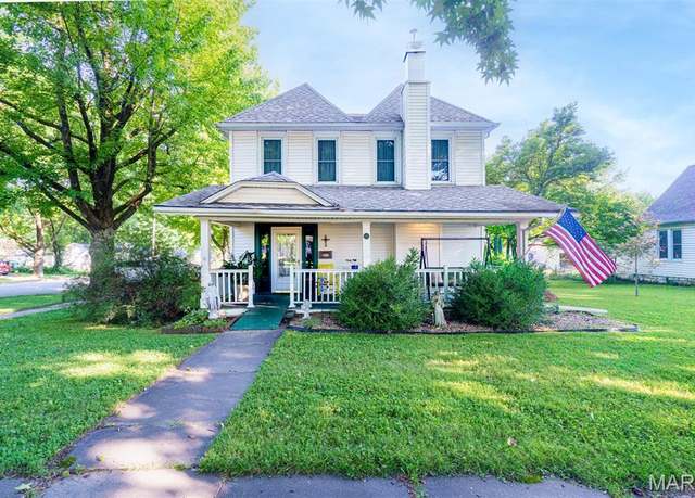 Property at 131 W James Blvd, St James, MO 65559, 5 beds, 3 baths