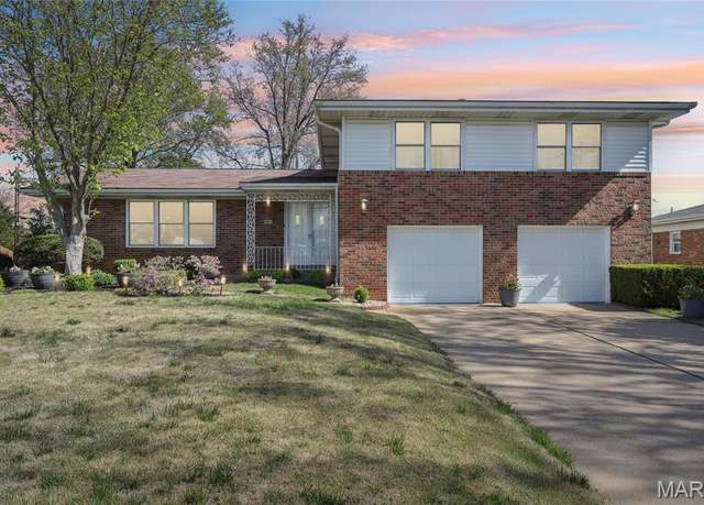 Property at 833 Hi Crest Dr, St Louis, MO 63125, 4 beds, 2.5 baths