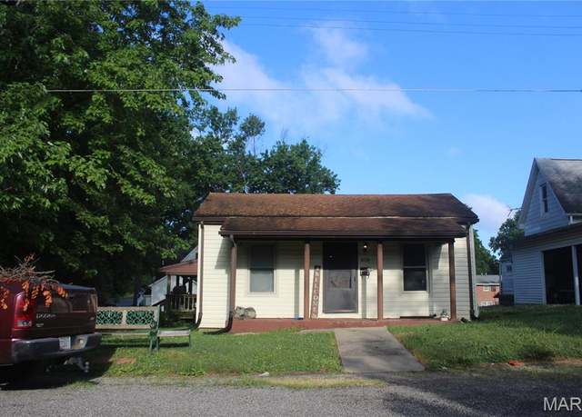 Property at 309 N Washington St, Trenton, IL 62293, 2 beds, 1 bath