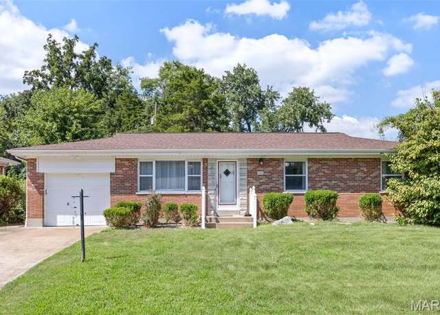 Property at 115 Martigney Dr, St Louis, MO 63129, 3 beds, 2 baths
