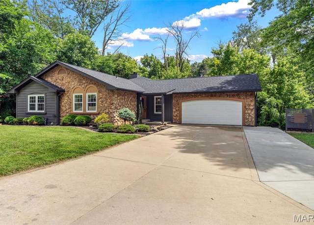 Property at 714 Peachtree Trl, Collinsville, IL 62234, 4 beds, 3 baths