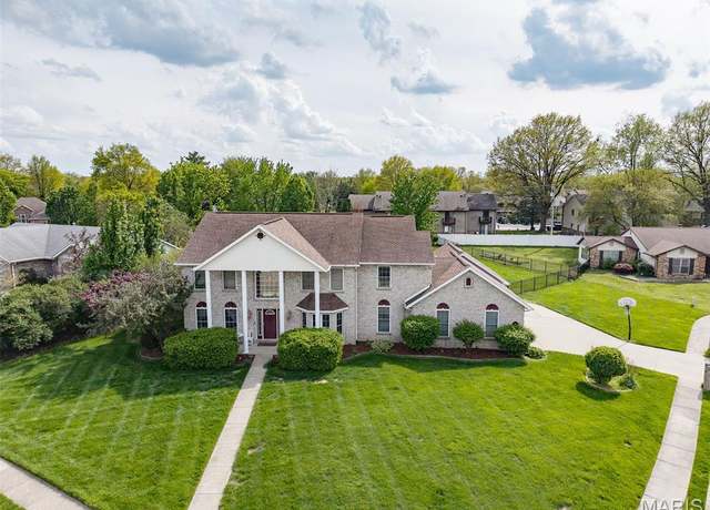 Property at 1205 Pepperidge Dr, O'fallon, IL 62269, 4 beds, 3.5 baths