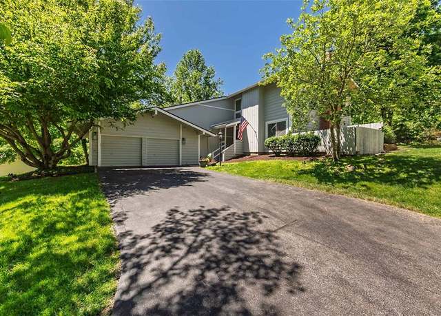 Property at 12859 Whitehorse Ln, Des Peres, MO 63131, 4 beds, 2.5 baths