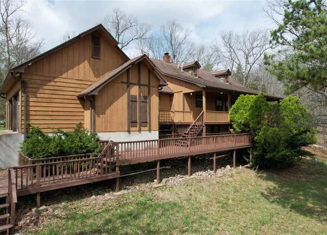 Property at 19775 Hwy E, Ironton, MO 63650, 3 beds, 2.5 baths