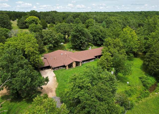 Property at 81 Pilkenton Ln, Cuba, MO 65453, 11 beds, 3 baths
