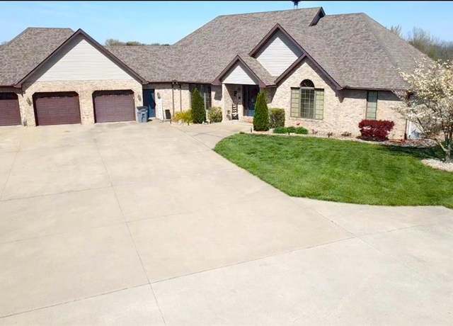 Property at 1330 W Main St, Carlinville, IL 62626, 2 beds, 3 baths
