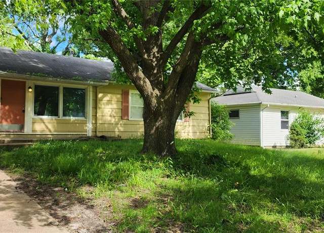 Property at 9744 Medford Dr, St Louis, MO 63136