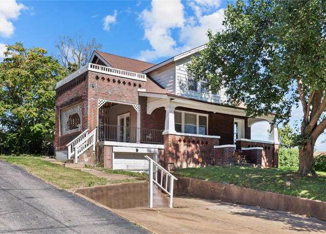 Property at 215 Carson Rd, St Louis, MO 63135, 4 beds, 2 baths