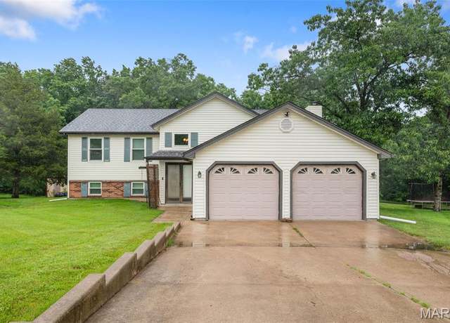 Property at 26198 Woodridge Dr, Warrenton, MO 63383, 4 beds, 3 baths