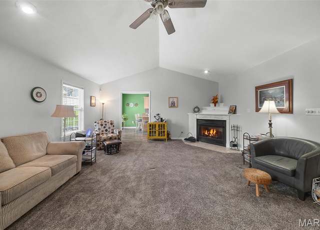 Property at 2582 Stone Ridge Dr, Poplar Bluff, MO 63901, 4 beds, 3.5 baths