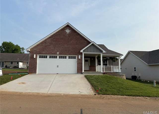 Property at 40 Butterfield, Farmington, MO 63640, 2 beds, 2 baths