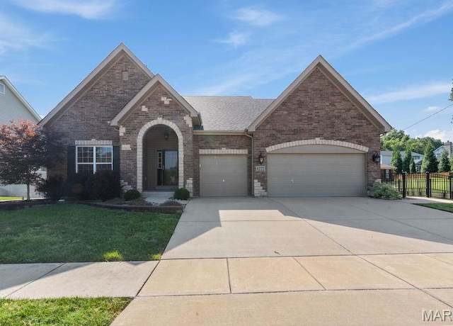 Property at 6222 Beyes Ln, Saint Louis, MO 63129, 3 beds, 3 baths