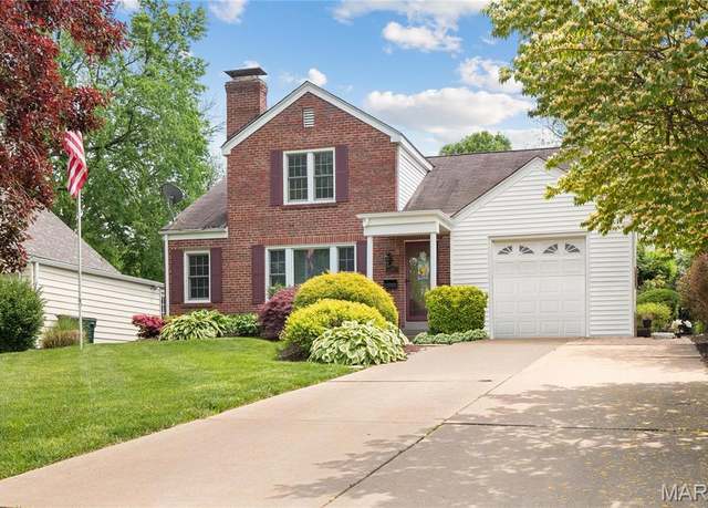 Property at 126 Manlyn Dr, St Louis, MO 63122, 4 beds, 3 baths